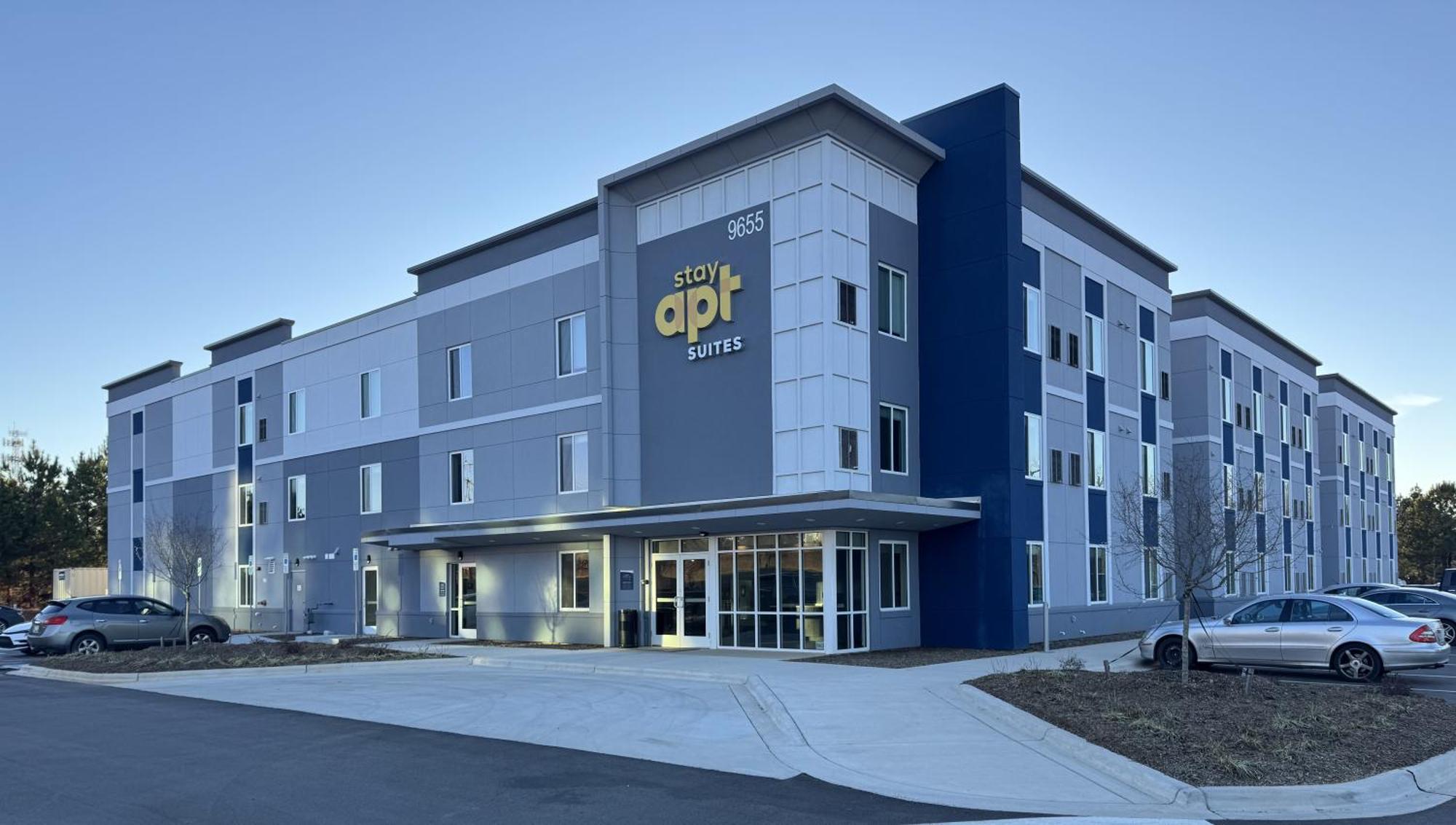 Stayapt Suites Charlotte North Huntersville Exterior foto
